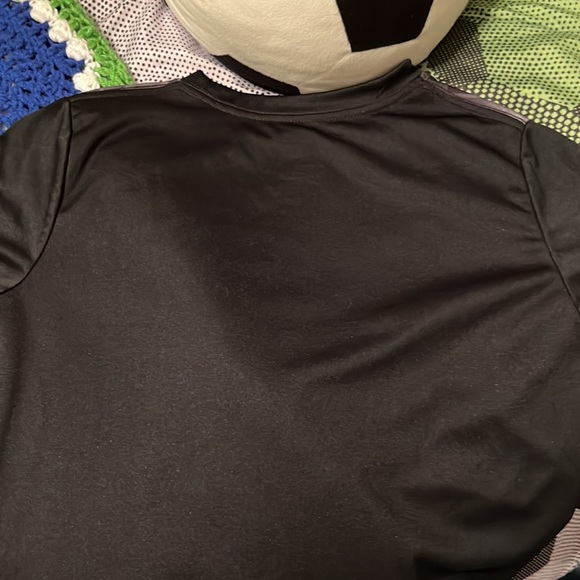 LIONEL MESSI TEE….. BIYS SIZE MEDIUM $38 - Picture 3 of 3